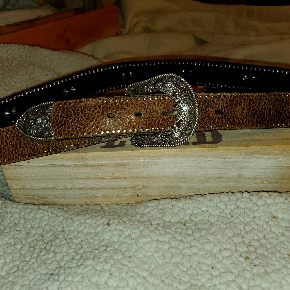 Ariat belt sz 36